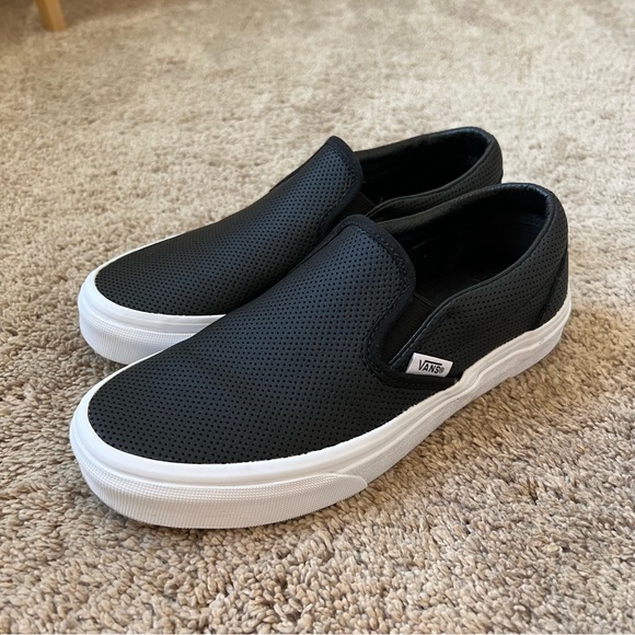 Vans Classic Slip-On Perf Leather Shoe in Black Size 6.0 - Picture 3 of 11